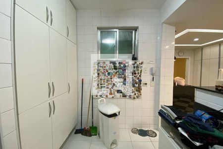 Apartamento à venda com 360m², 4 quartos e 2 vagas Apartamento à venda com 360m², 4 quartos e 2 vagasÁrea de Serviço