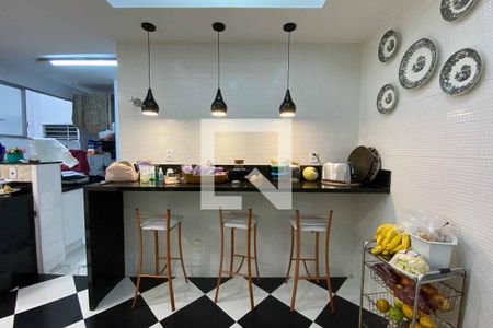 Apartamento à venda com 360m², 4 quartos e 2 vagas Apartamento à venda com 360m², 4 quartos e 2 vagasCozinha