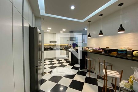 Apartamento à venda com 360m², 4 quartos e 2 vagas Apartamento à venda com 360m², 4 quartos e 2 vagasCozinha