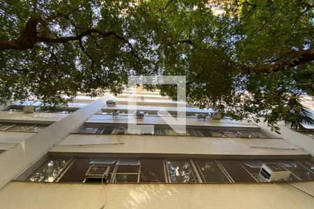 Apartamento à venda com 360m², 4 quartos e 2 vagas Apartamento à venda com 360m², 4 quartos e 2 vagasFachada