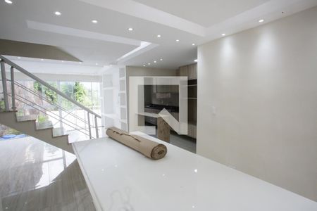Sala de casa para alugar com 3 quartos, 360m² em Taquara, Rio de Janeiro