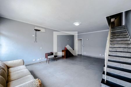 Sala de casa para alugar com 3 quartos, 200m² em Vila Canero, São Paulo