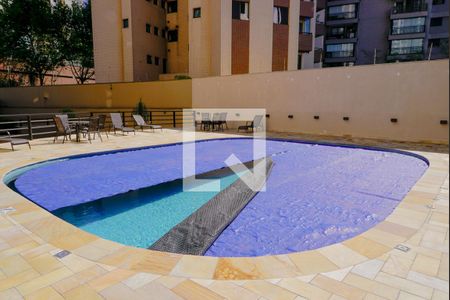 Apartamento à venda com 100m², 3 quartos e 2 vagasÁrea comum - Piscina
