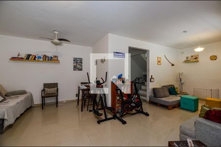 Sala de casa à venda com 3 quartos, 196m² em Maravista, Niterói