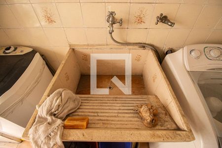 Casa à venda com 198m², 5 quartos e 1 vagaÁrea de Serviço 1° andar