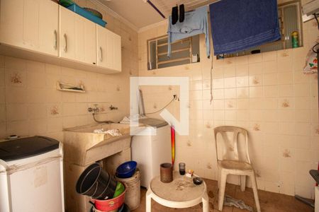 Casa à venda com 198m², 5 quartos e 1 vagaÁrea de Serviço 1° andar