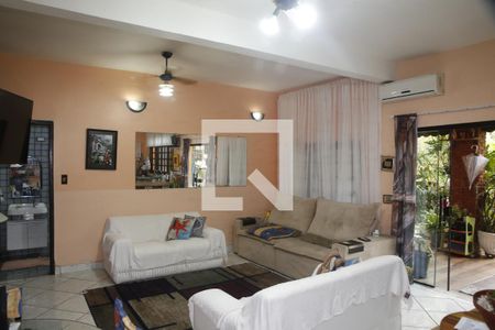 Sala de casa para alugar com 3 quartos, 360m² em Canto do Forte, Praia Grande