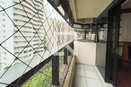 Sacada de apartamento à venda com 4 quartos, 185m² em Moema, São Paulo