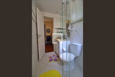 Apartamento à venda com 122m², 3 quartos e 2 vagas Apartamento à venda com 122m², 3 quartos e 2 vagasBanheiro da Suíte 1