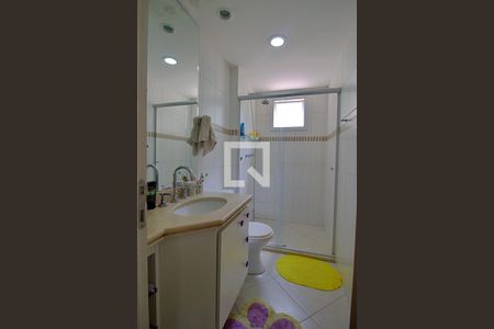 Apartamento à venda com 122m², 3 quartos e 2 vagas Apartamento à venda com 122m², 3 quartos e 2 vagasBanheiro da Suíte 1