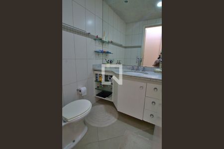 Apartamento à venda com 122m², 3 quartos e 2 vagas Apartamento à venda com 122m², 3 quartos e 2 vagasBanheiro da Suíte 2