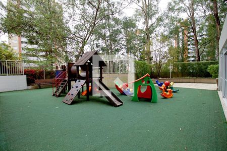 Apartamento à venda com 122m², 3 quartos e 2 vagas Apartamento à venda com 122m², 3 quartos e 2 vagasÁrea comum - Playground