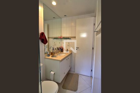 Apartamento à venda com 122m², 3 quartos e 2 vagas Apartamento à venda com 122m², 3 quartos e 2 vagasBanheiro da Suíte 3