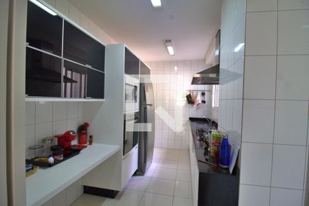 Apartamento à venda com 122m², 3 quartos e 2 vagas Apartamento à venda com 122m², 3 quartos e 2 vagasCozinha