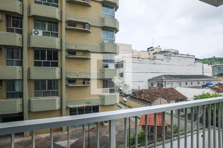 Apartamento para alugar com 77m², 2 quartos e 1 vaga Apartamento para alugar com 77m², 2 quartos e 1 vagaVaranda da Sala