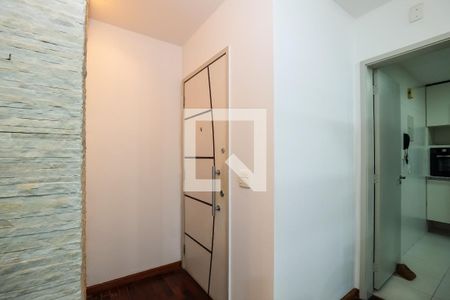 Apartamento para alugar com 77m², 2 quartos e 1 vaga Apartamento para alugar com 77m², 2 quartos e 1 vagaEntrada