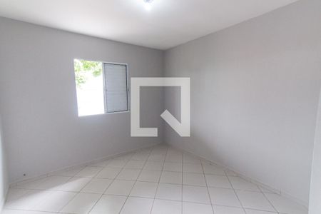 Quarto 1   de casa para alugar com 2 quartos, 80m² em Parque Edu Chaves, São Paulo