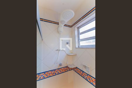 Casa à venda com 220m², 3 quartos e 2 vagas Casa à venda com 220m², 3 quartos e 2 vagasBanheiro Social