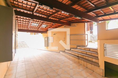 Casa à venda com 220m², 3 quartos e 2 vagas Casa à venda com 220m², 3 quartos e 2 vagasGaragem