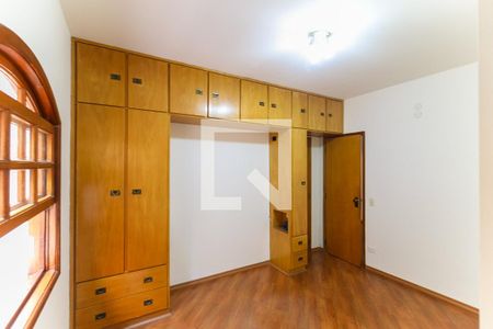 Casa à venda com 220m², 3 quartos e 2 vagas Casa à venda com 220m², 3 quartos e 2 vagasQuarto 3