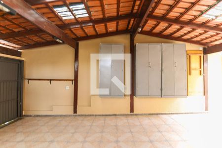 Casa à venda com 220m², 3 quartos e 2 vagas Casa à venda com 220m², 3 quartos e 2 vagasGaragem