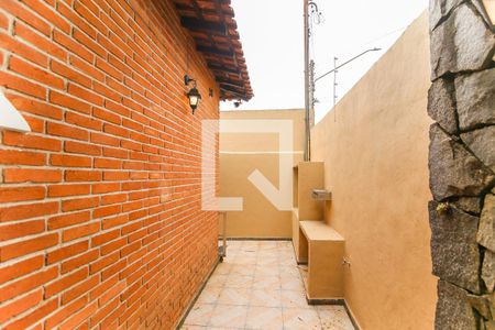 Casa à venda com 220m², 3 quartos e 2 vagas Casa à venda com 220m², 3 quartos e 2 vagasÁrea externa