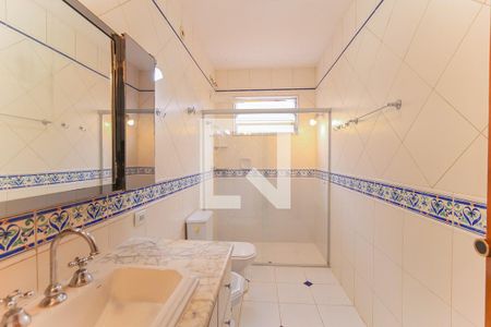 Casa à venda com 220m², 3 quartos e 2 vagas Casa à venda com 220m², 3 quartos e 2 vagasBanheiro da Suíte