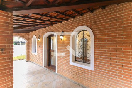 Casa à venda com 220m², 3 quartos e 2 vagas Casa à venda com 220m², 3 quartos e 2 vagasEntrada