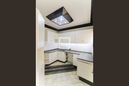 Casa à venda com 220m², 3 quartos e 2 vagas Casa à venda com 220m², 3 quartos e 2 vagasCozinha