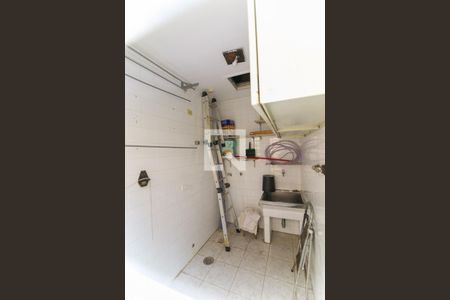 Casa à venda com 220m², 3 quartos e 2 vagas Casa à venda com 220m², 3 quartos e 2 vagasÁrea de Serviço