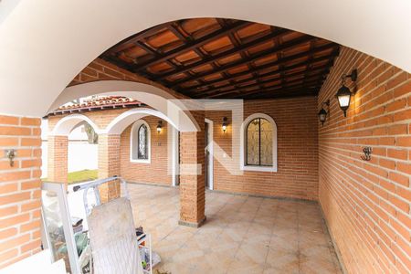 Casa à venda com 220m², 3 quartos e 2 vagas Casa à venda com 220m², 3 quartos e 2 vagasEntrada