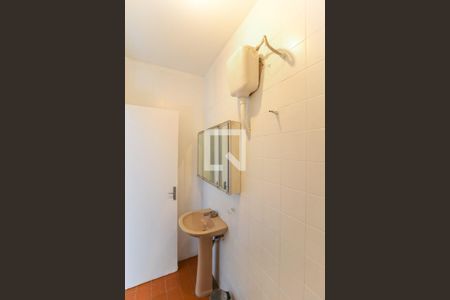 Casa à venda com 220m², 3 quartos e 2 vagas Casa à venda com 220m², 3 quartos e 2 vagasBanheiro de serviço