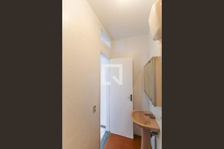 Casa à venda com 220m², 3 quartos e 2 vagas Casa à venda com 220m², 3 quartos e 2 vagasBanheiro de serviço