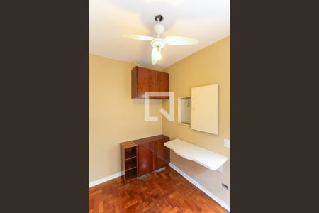 Casa à venda com 220m², 3 quartos e 2 vagas Casa à venda com 220m², 3 quartos e 2 vagasQuarto de Serviço