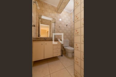 Banheiro de apartamento à venda com 1 quarto, 63m² em Centro, Campinas
