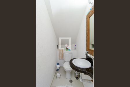 Casa de condomínio à venda com 150m², 2 quartos e 2 vagasLavabo