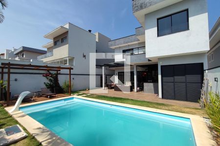 Casa de condomínio à venda com 250m², 3 quartos e 4 vagasPiscina - Quintal
