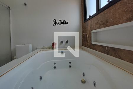 Casa de condomínio à venda com 250m², 3 quartos e 4 vagasBanheiro Suíte