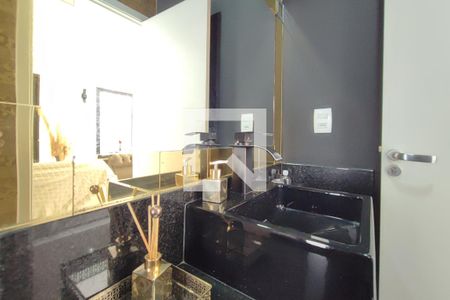 Casa de condomínio à venda com 250m², 3 quartos e 4 vagasLavabo