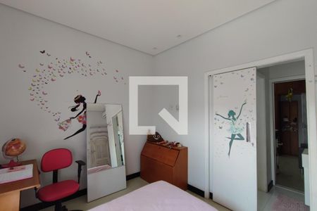 Casa de condomínio à venda com 250m², 3 quartos e 4 vagasQuarto 3