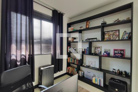 Casa de condomínio à venda com 250m², 3 quartos e 4 vagasEscritório