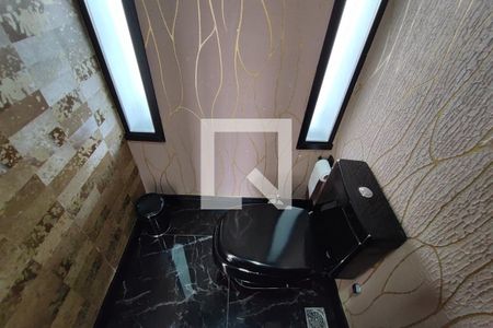 Casa de condomínio à venda com 250m², 3 quartos e 4 vagasLavabo