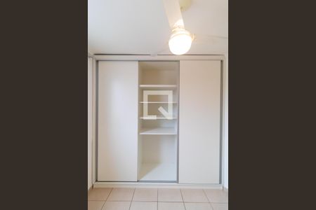 Apartamento à venda com 49m², 2 quartos e 1 vagaArmário da Suíte