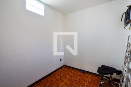 Casa à venda com 240m², 4 quartos e 2 vagasÁrea externa