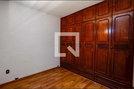 Casa à venda com 240m², 4 quartos e 2 vagasSuite