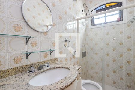 Casa à venda com 240m², 4 quartos e 2 vagasBanheiro