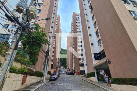 Apartamento para alugar com 68m², 3 quartos e sem vaga Apartamento para alugar com 68m², 3 quartos e sem vagaFachada