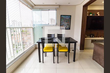 Apartamento à venda com 74m², 3 quartos e 1 vagaVaranda