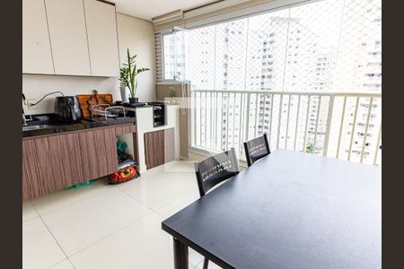 Apartamento à venda com 74m², 3 quartos e 1 vaga Apartamento à venda com 74m², 3 quartos e 1 vagaVaranda