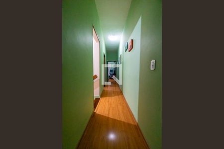 Casa à venda com 125m², 3 quartos e 2 vagasCorredor